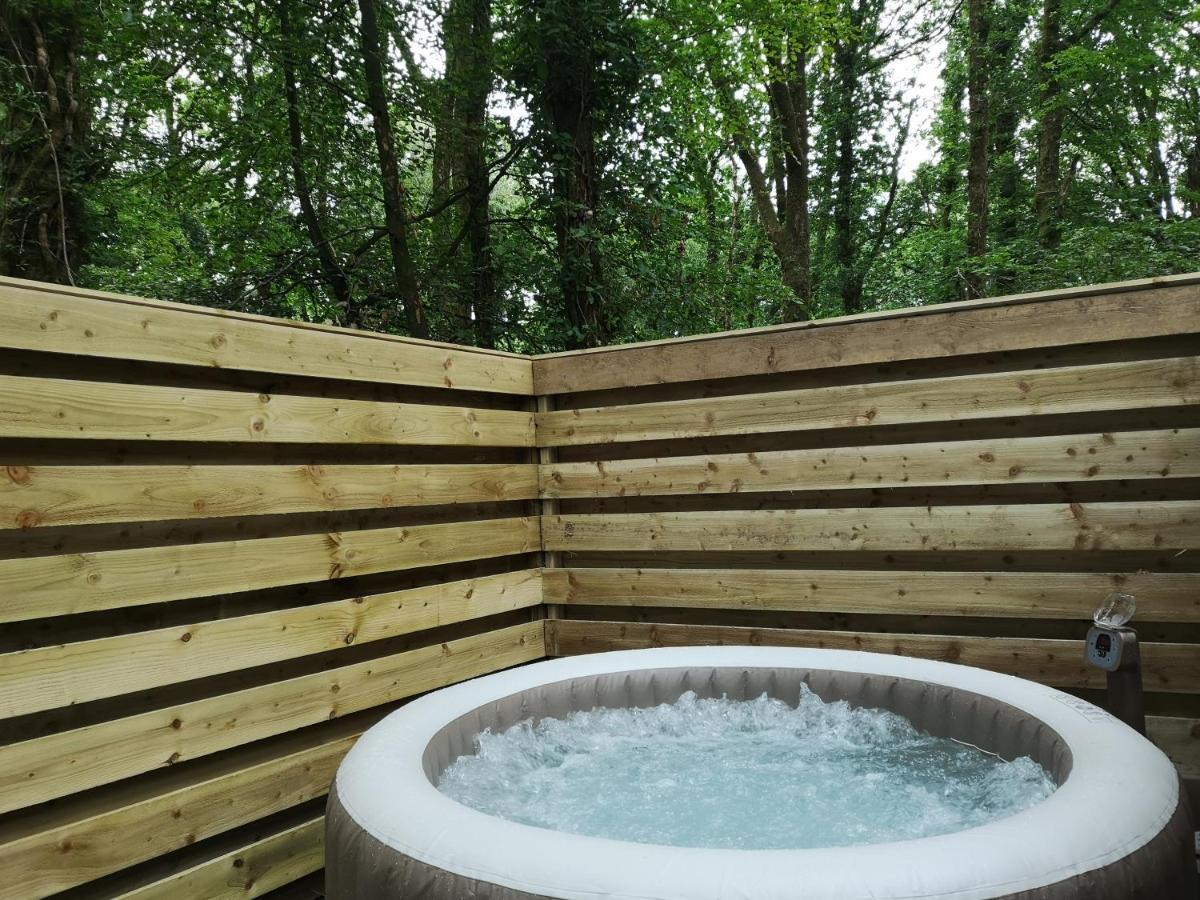 The Pod-Hot Tub-Woodland Lodges-St Clears-Carmarthen Luaran gambar